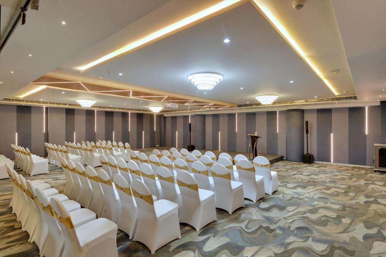 Clarion Hotel Bangalore Yesvantpur Luaran gambar