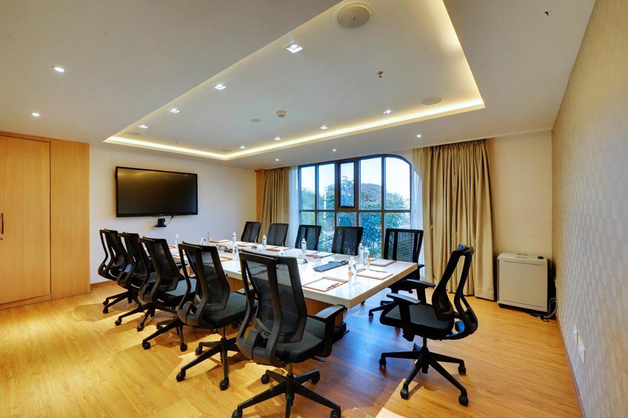 Clarion Hotel Bangalore Yesvantpur Luaran gambar